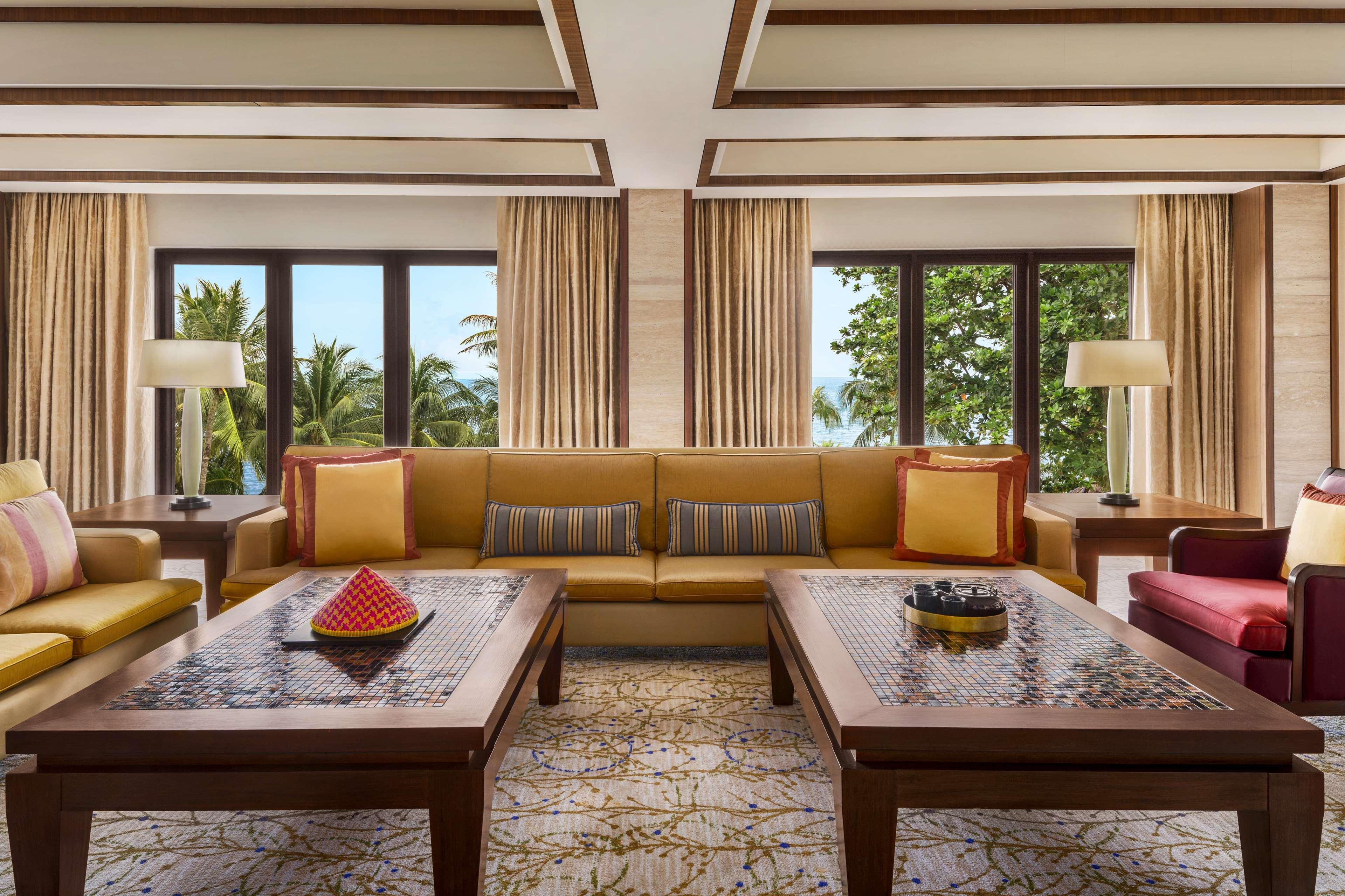 Shangri-La Rasa Sayang, Penang Бату Феринги Екстериор снимка The living room of a suite at the Westin Maldives