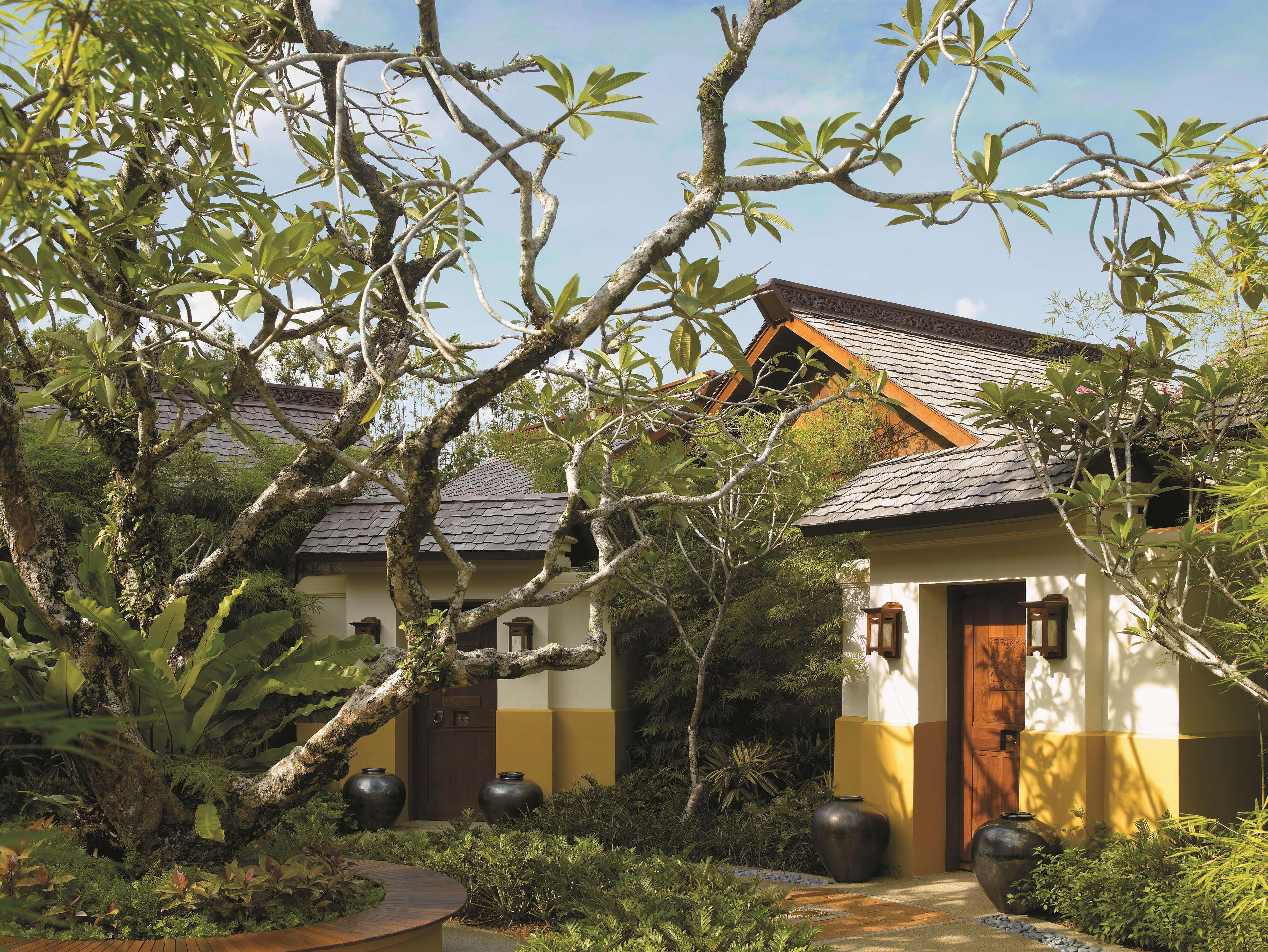 Shangri-La Rasa Sayang, Penang Бату Феринги Екстериор снимка A villa at the Four Seasons Resort